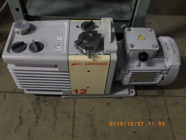エドワーズ Edwards RV12 外観写真(1/2)