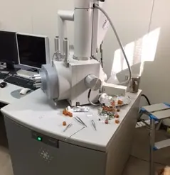 FEI Quanta400HV 外観写真(1/2)