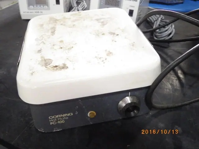 PC-100 外観写真(1/2)