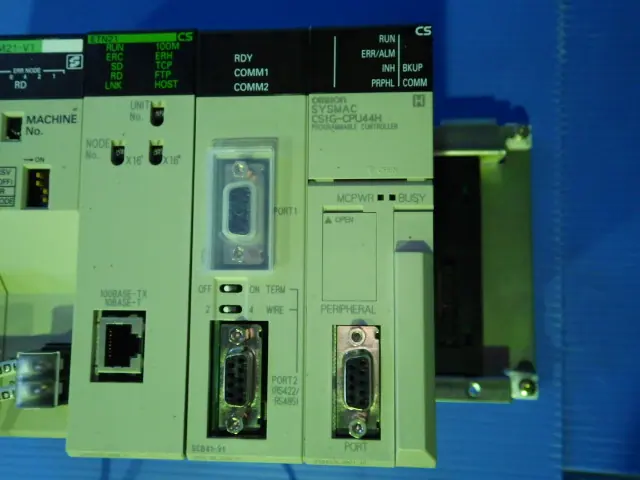 オムロン Omron CS1G-CPU44H 外観写真(1/2)
