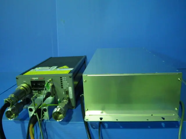 アドバンスドエナジー AE APEX5513 外観写真(1/2)