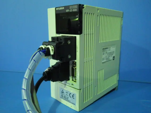 三菱電機 Mitsubishi MR-J2-60A 外観写真(1/2)
