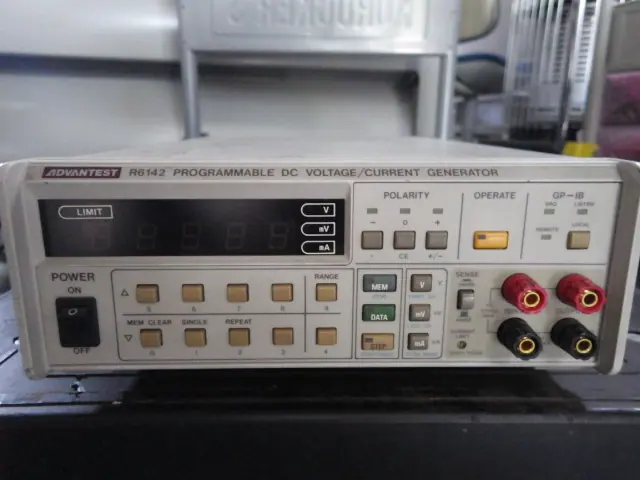 アドバンテスト/ADC Advantest R6142 外観写真