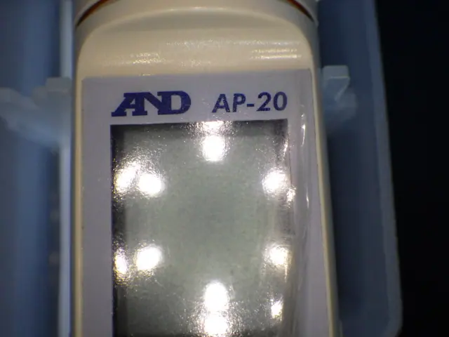 エーアンドディ A&D AP-20 銘板写真(2/2)