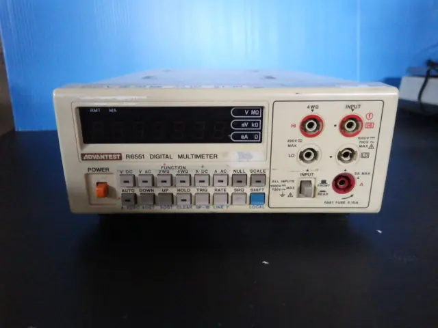 アドバンテスト/ADC Advantest R6551 外観写真(1/2)