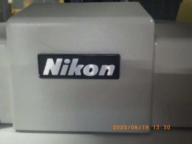 ニコン Nikon 金属顕微鏡 銘板写真(2/2)