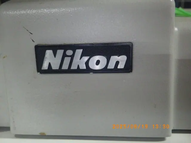 ニコン Nikon 金属顕微鏡 銘板写真(2/2)
