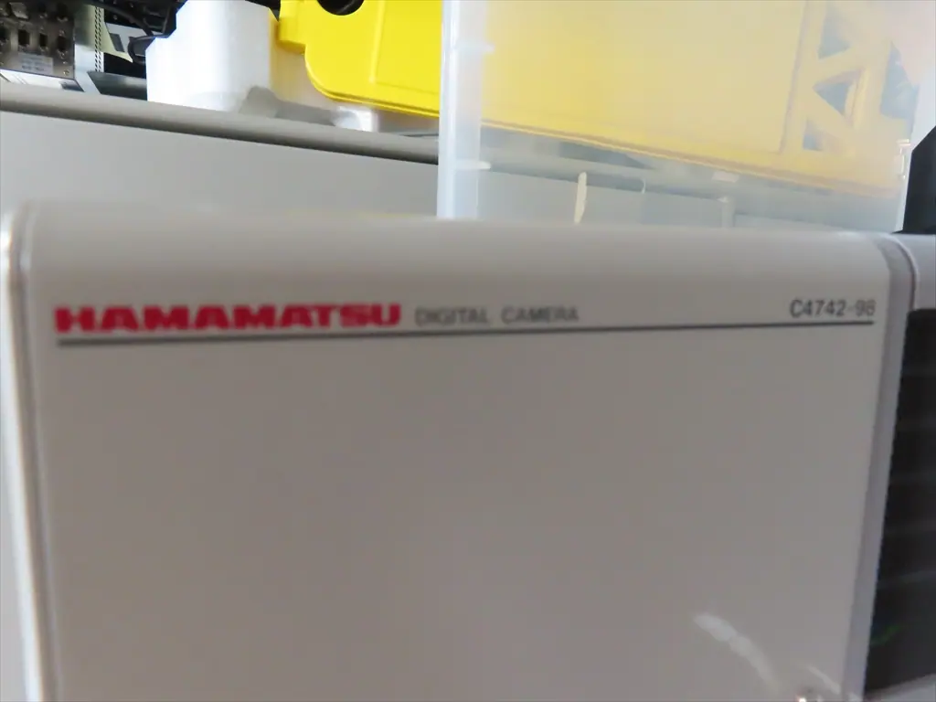 可視光変換型2次元検出器一式 銘板写真(2/2)