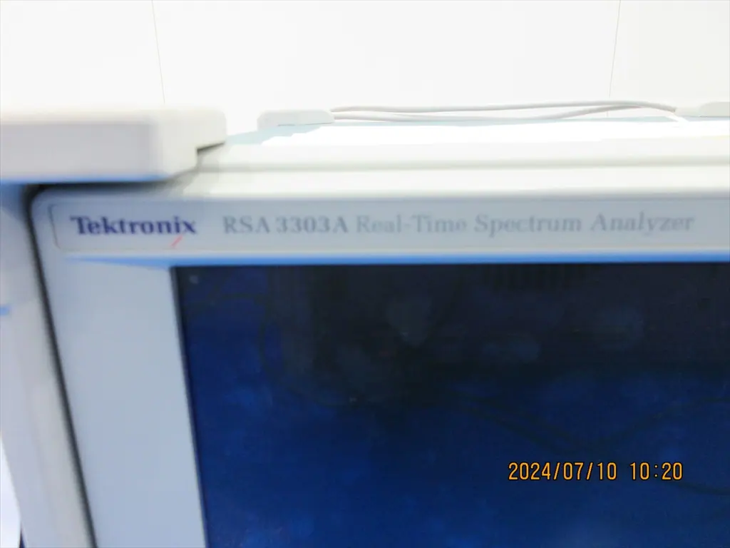 テクトロニクス Tektronix RSA3303A 銘板写真(2/2)