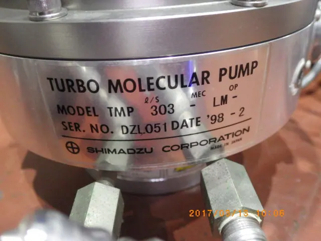 島津製作所 Shimadzu TMP-303LM 銘板写真(2/2)