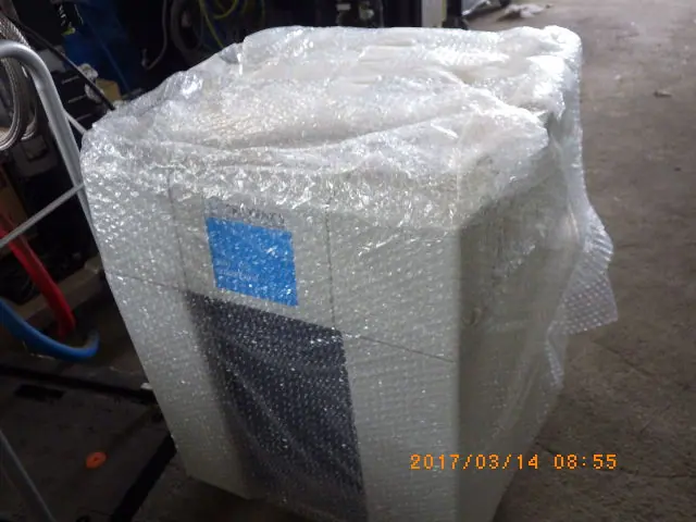 CTI-CRYOGENICS 9600 外観写真(1/2)