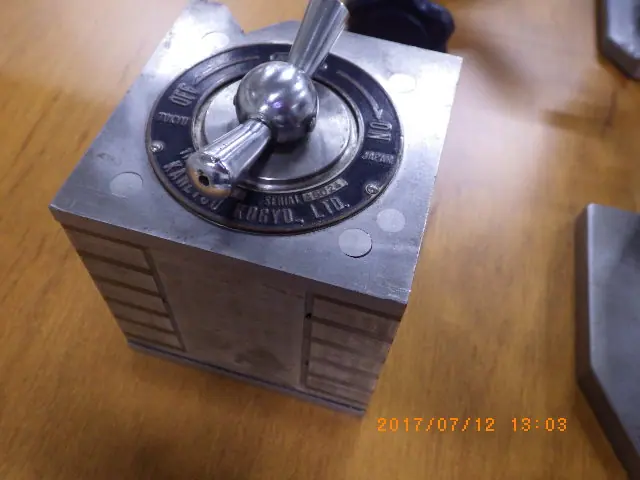 マグネットブロック 外観写真