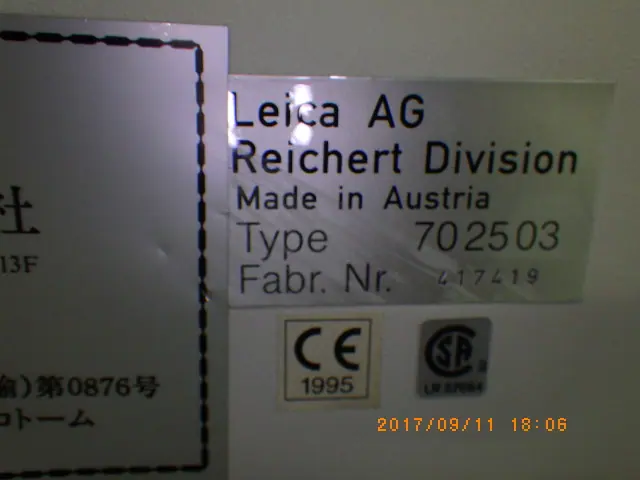 ライカ Leica ミクロトーム付属品 銘板写真(2/2)