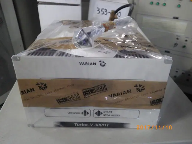 バリアン Varian Turbo-V 300HT 外観写真(1/2)