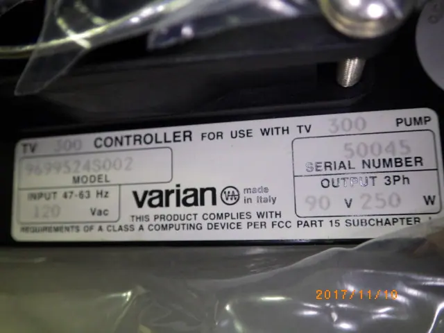 バリアン Varian Turbo-V 300HT 銘板写真(2/2)