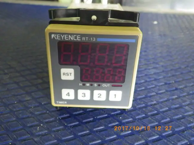キーエンス Keyence RT13 外観写真(1/2)