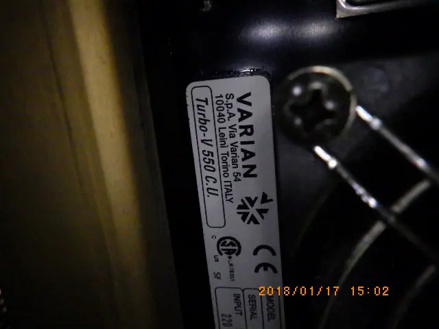 バリアン Varian Turbo-V550 銘板写真(2/2)
