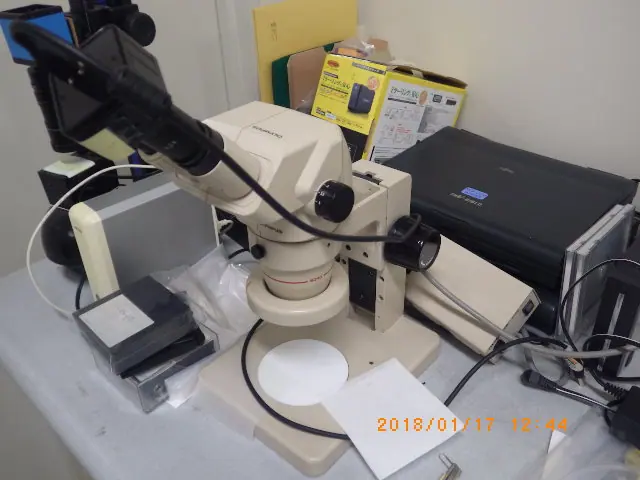 オリンパス Olympus SZ-40 外観写真(1/2)