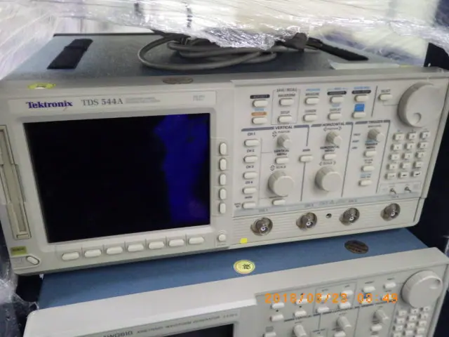 テクトロニクス Tektronix TDS544A 外観写真(1/2)