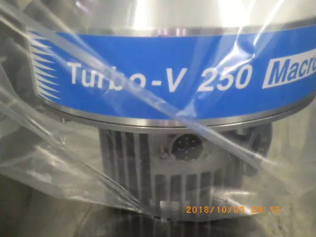 バリアン Varian Turbo-V250 銘板写真(2/2)