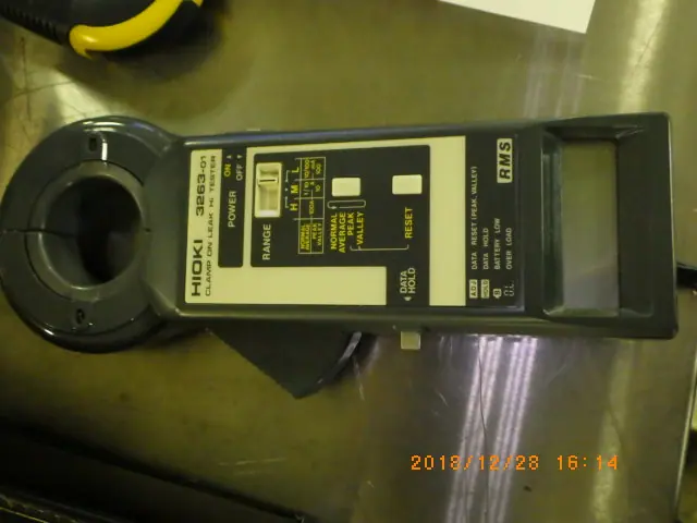 日置電機 Hioki 3263-01 銘板写真(2/2)