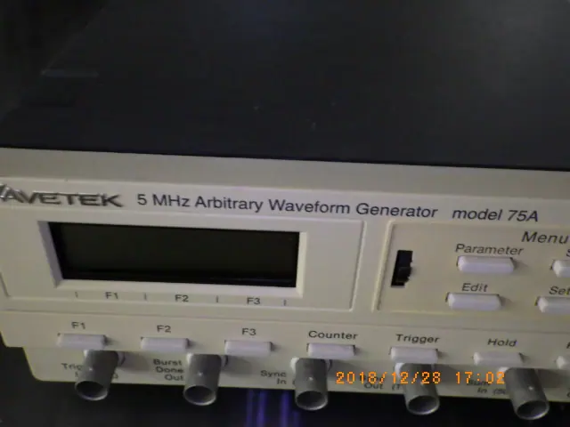 Wavetek 75A 銘板写真(2/2)
