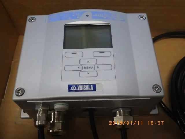 VAISALA HMT333 外観写真(1/2)