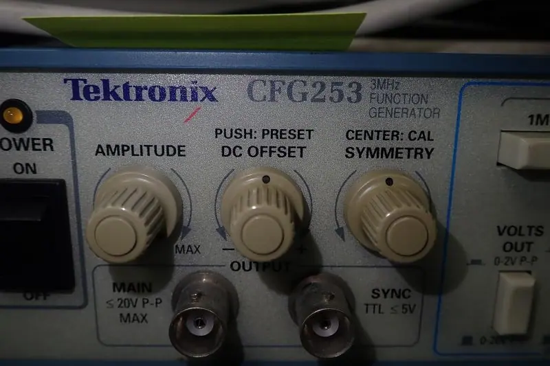 テクトロニクス Tektronix CFG253 銘板写真(2/2)