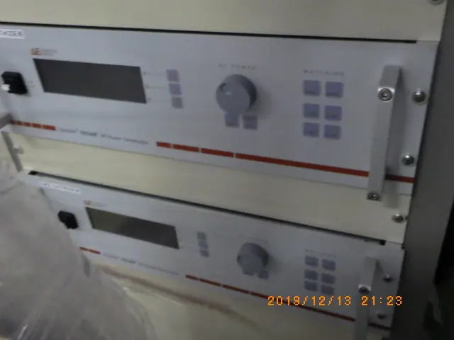アドバンスドエナジー AE Cesar1350 外観写真(1/2)
