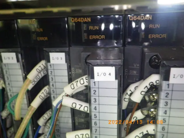三菱電機 Mitsubishi Q64DAN 外観写真(1/2)