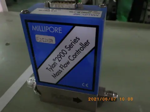 マスフローコントローラー（MFC）（ミリポア Millipore）の中古在庫写真