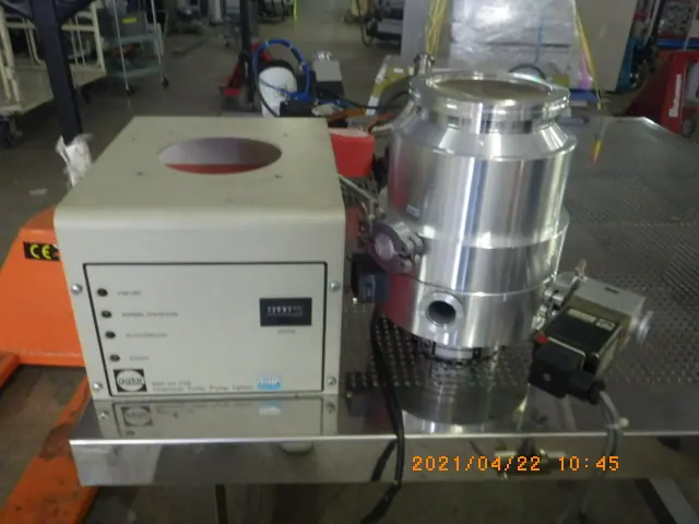 ライボルト Leybold Turbovac361C 外観写真(1/2)