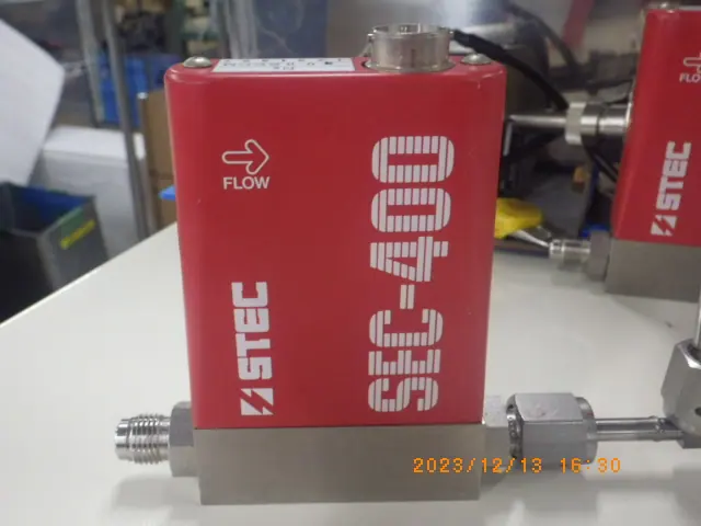 堀場エステック Stec SEC-410NC 外観写真(1/2)