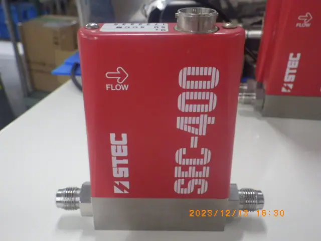 堀場エステック Stec SEC-410NC 外観写真(1/2)