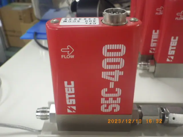 堀場エステック Stec SEC-410NC 外観写真(1/2)