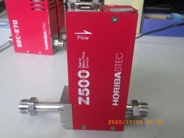 堀場エステック Stec SEC-Z541X 外観写真(1/2)