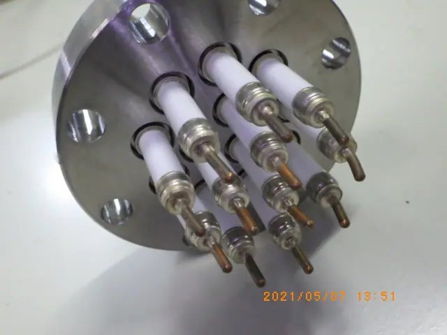 電流導入端子 銘板写真(2/2)