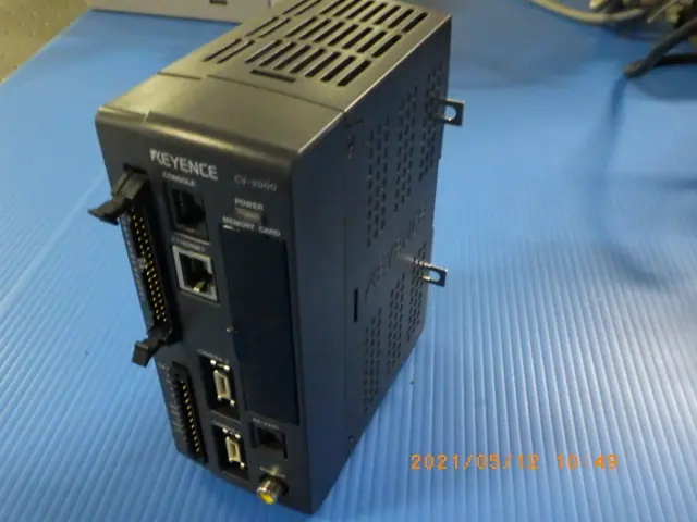 キーエンス Keyence CV-2000 外観写真(1/2)