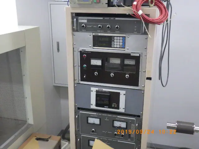 アルバック Ulvac 蒸着機(Rheed付き) 銘板写真(2/2)