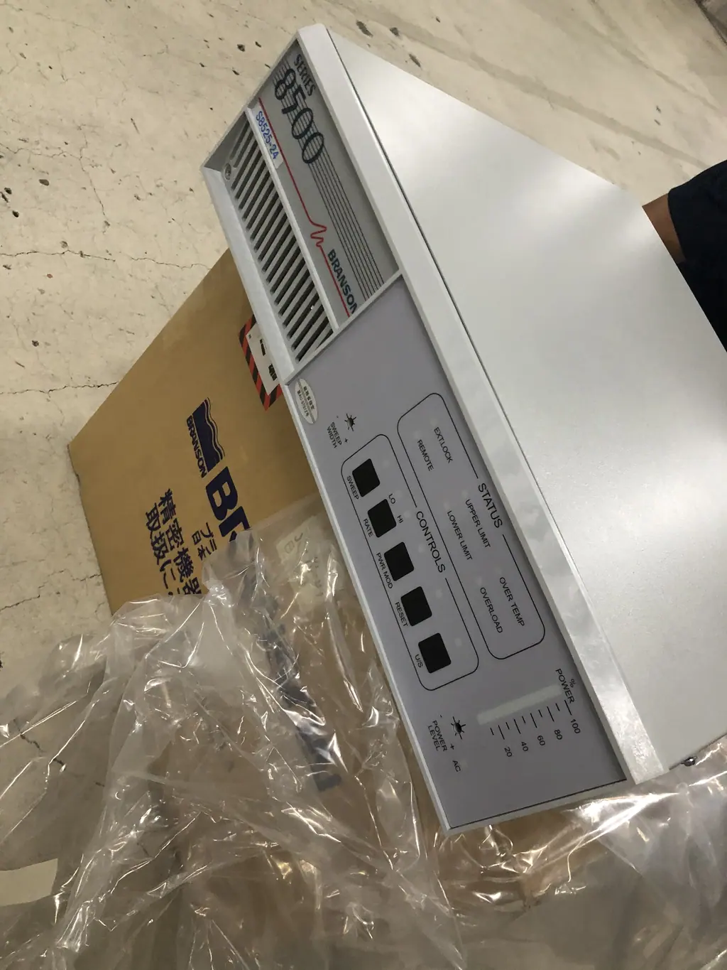 ブランソン Branson S8525-24 発振器 BJ-2351STH3 振動子 銘板写真(2/2)