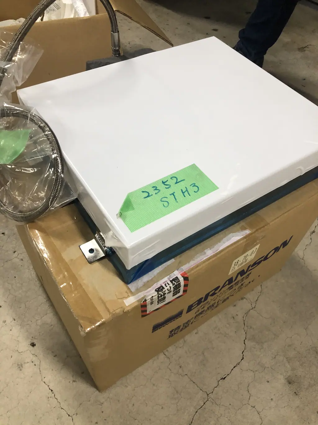 ブランソン Branson S8540-24 発振器 BJ-2352STH3 振動子 外観写真(1/2)