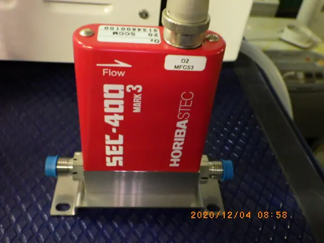 堀場エステック Stec SEC-400MK3-UL 外観写真(1/2)
