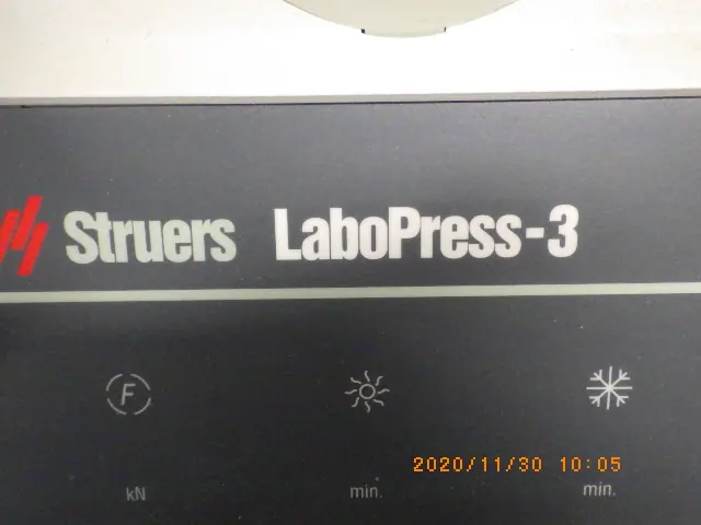 ストルアス labo-press3 銘板写真(2/2)