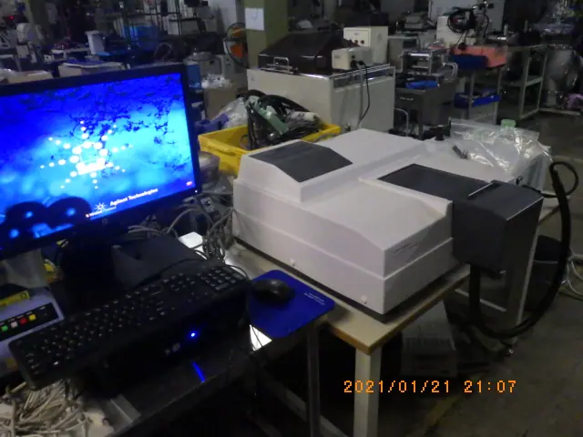 アジレント Agilent cary 100型 外観写真(1/2)