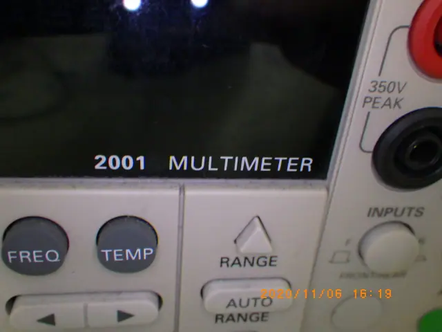 ケースレイ Keithley 2001 銘板写真(2/2)