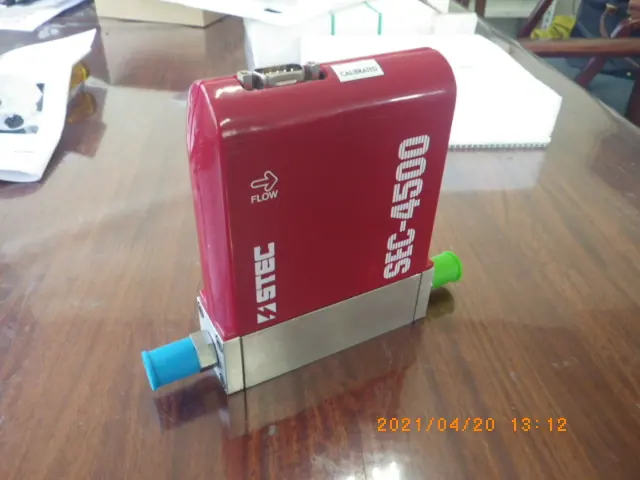 堀場エステック Stec SEC-4500 MO-SUC-082 外観写真(1/2)