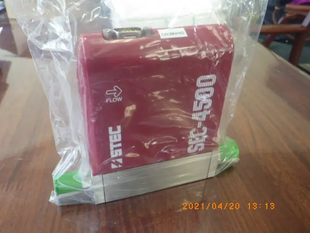 堀場エステック Stec SEC-4500 MO-SUC-082 外観写真(1/2)