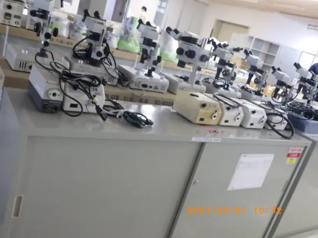 メイジテクノ 実体顕微鏡 外観写真(1/2)