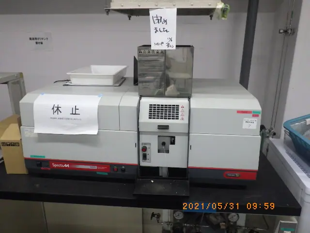 バリアン Varian Spectr AA880 外観写真(1/2)