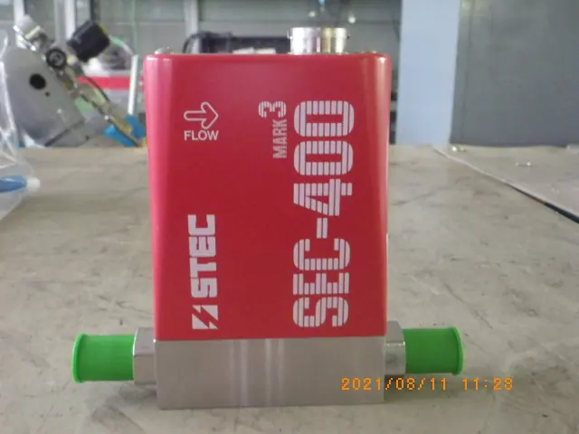 堀場エステック Stec SEC-400MK3 外観写真(1/2)